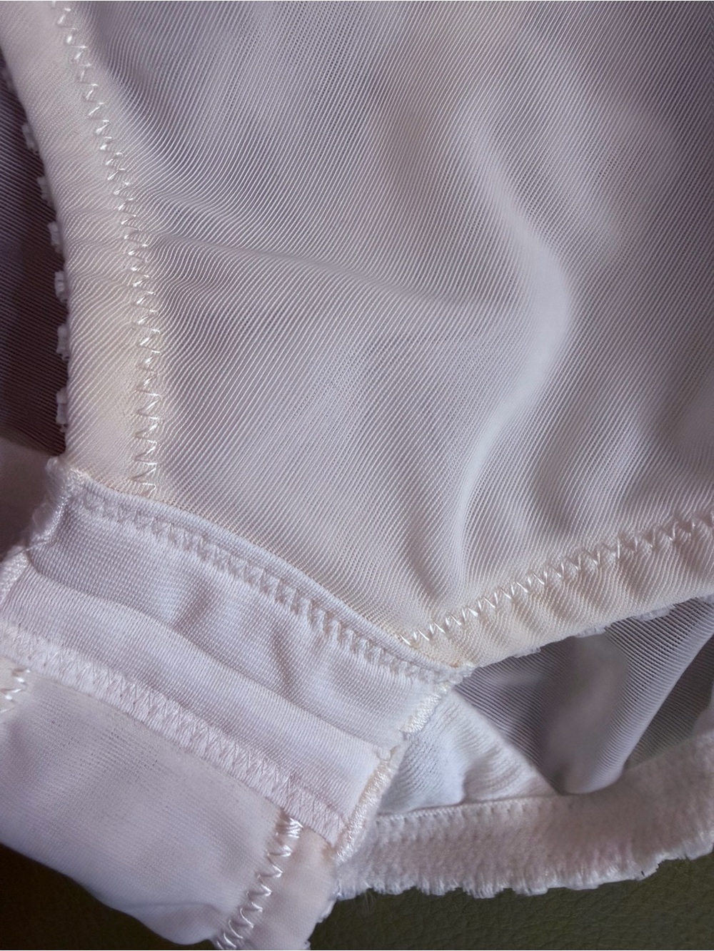 Wacoal Lace-Trim Bodysuit Shapewear in white - Picture 5 of 8